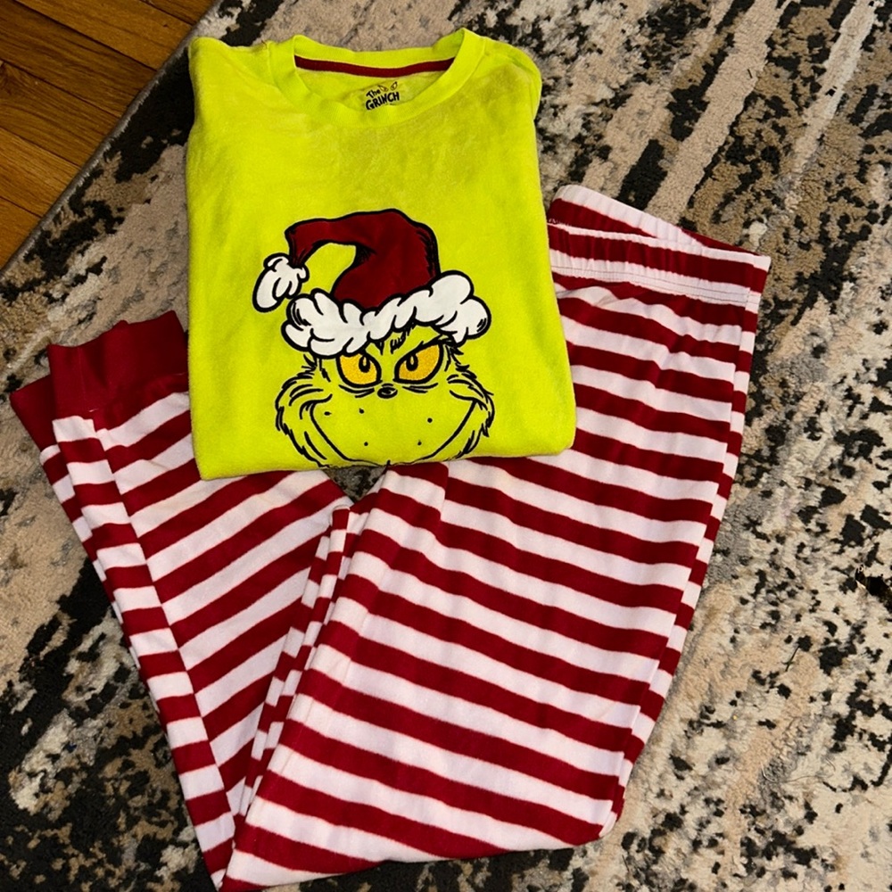 GRINCH PAJAMAS - Worn Once - Like New - Sized as Men’s but Can be Unisex